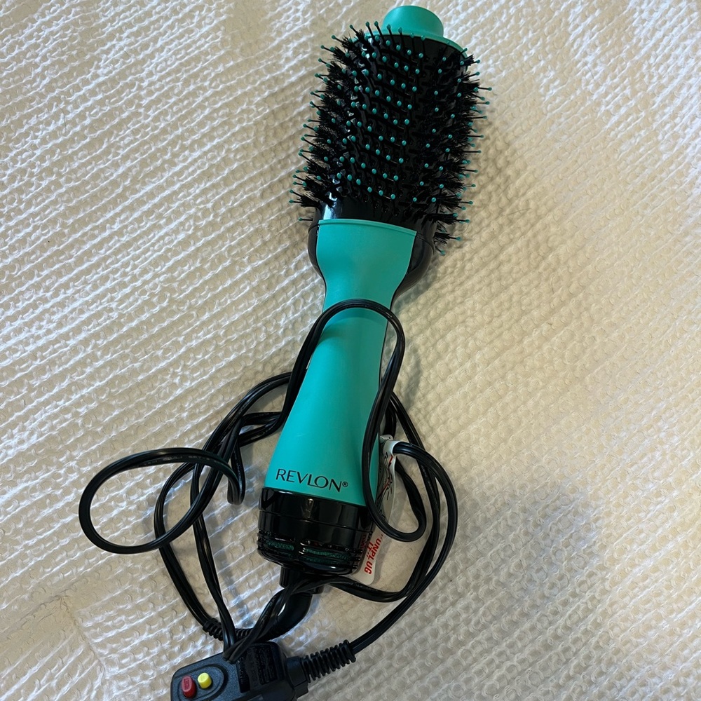 Revlon hair dryer brush. In great condition, only used a few times.